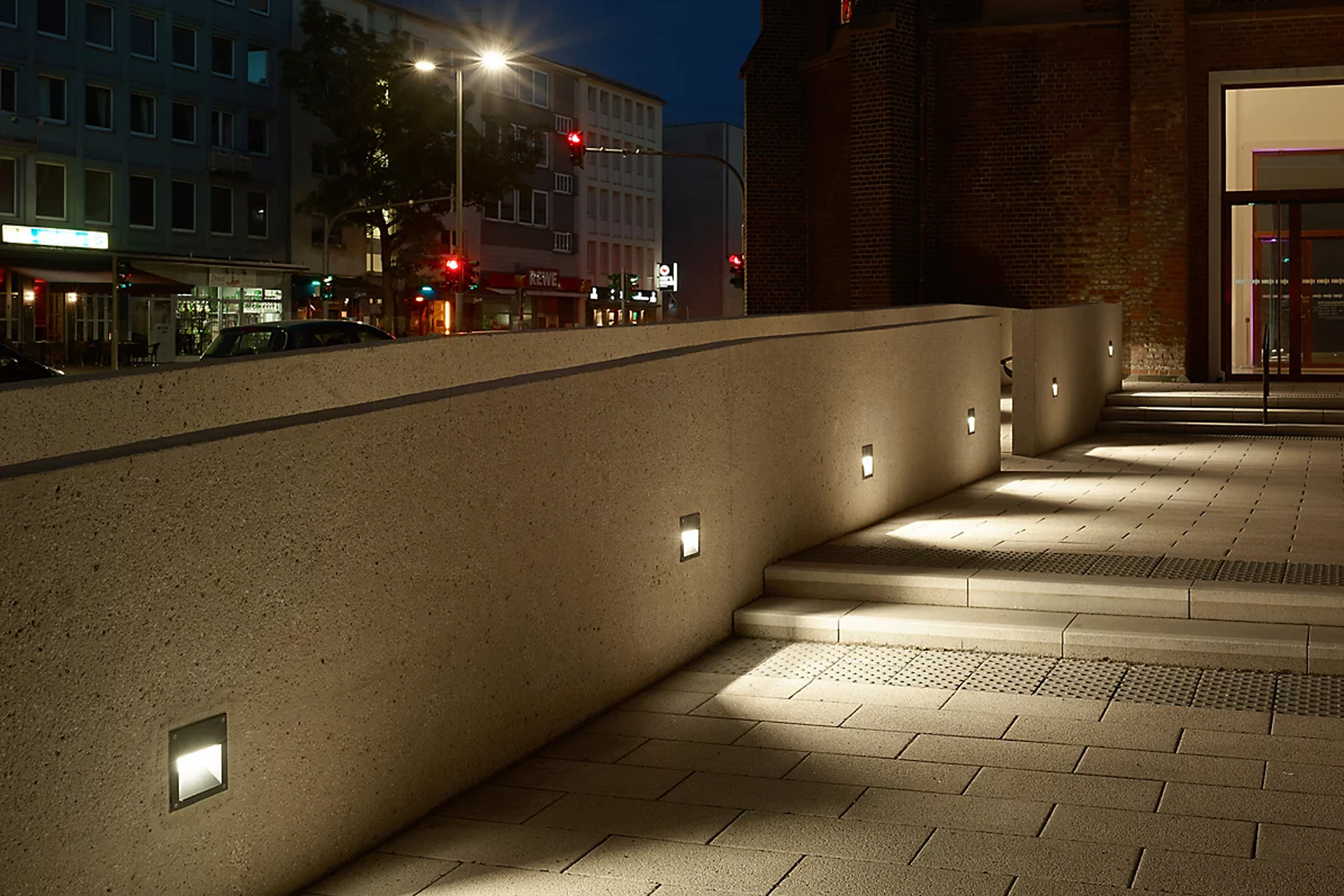 RECESSED WALL LUMINAIRES