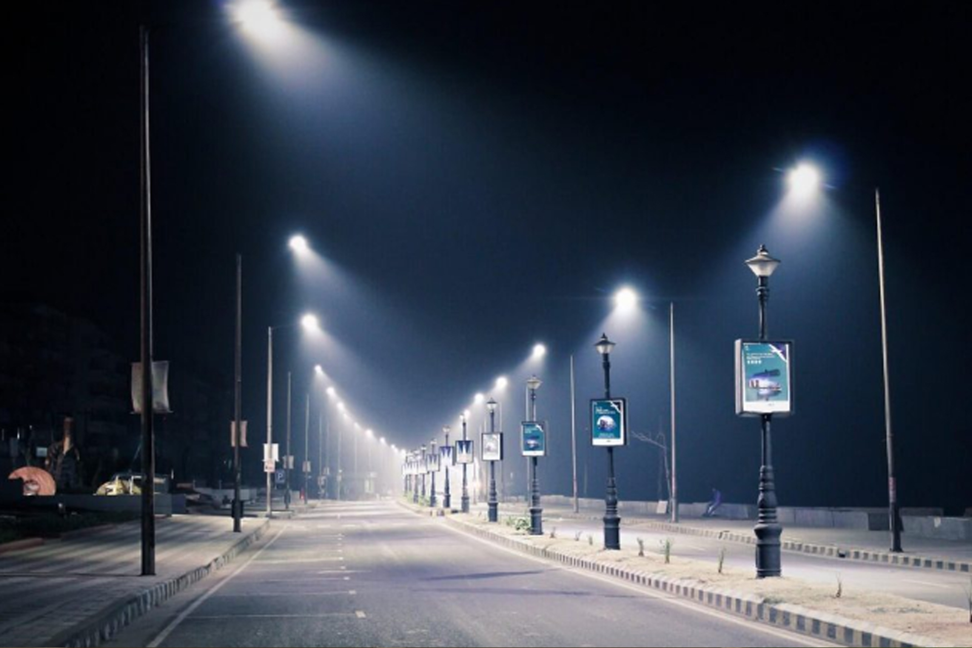 LED STREET LIGHTS AND AREA LUMINAIRES